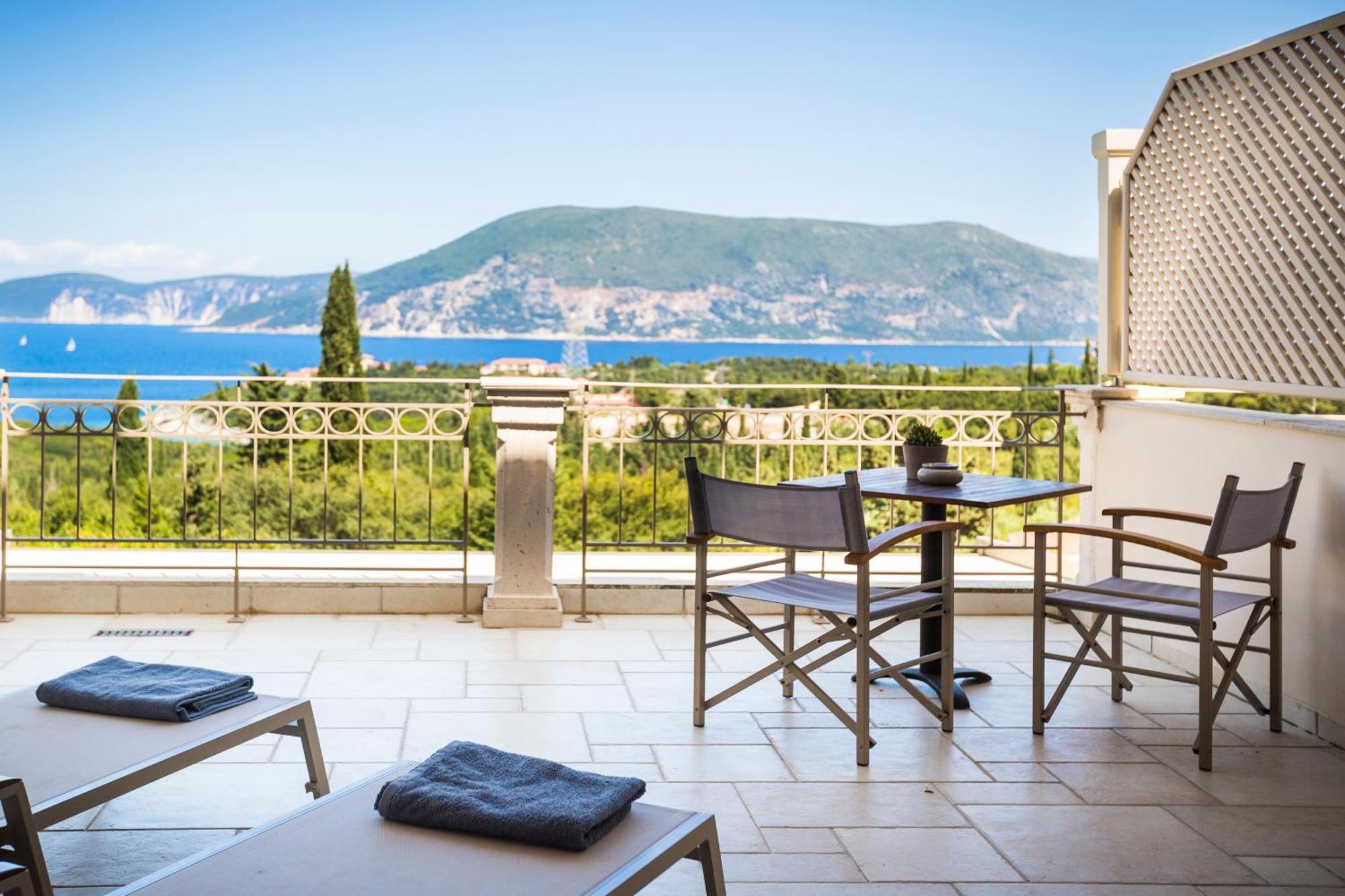 Almyra Hotel Фискардо Екстериор снимка