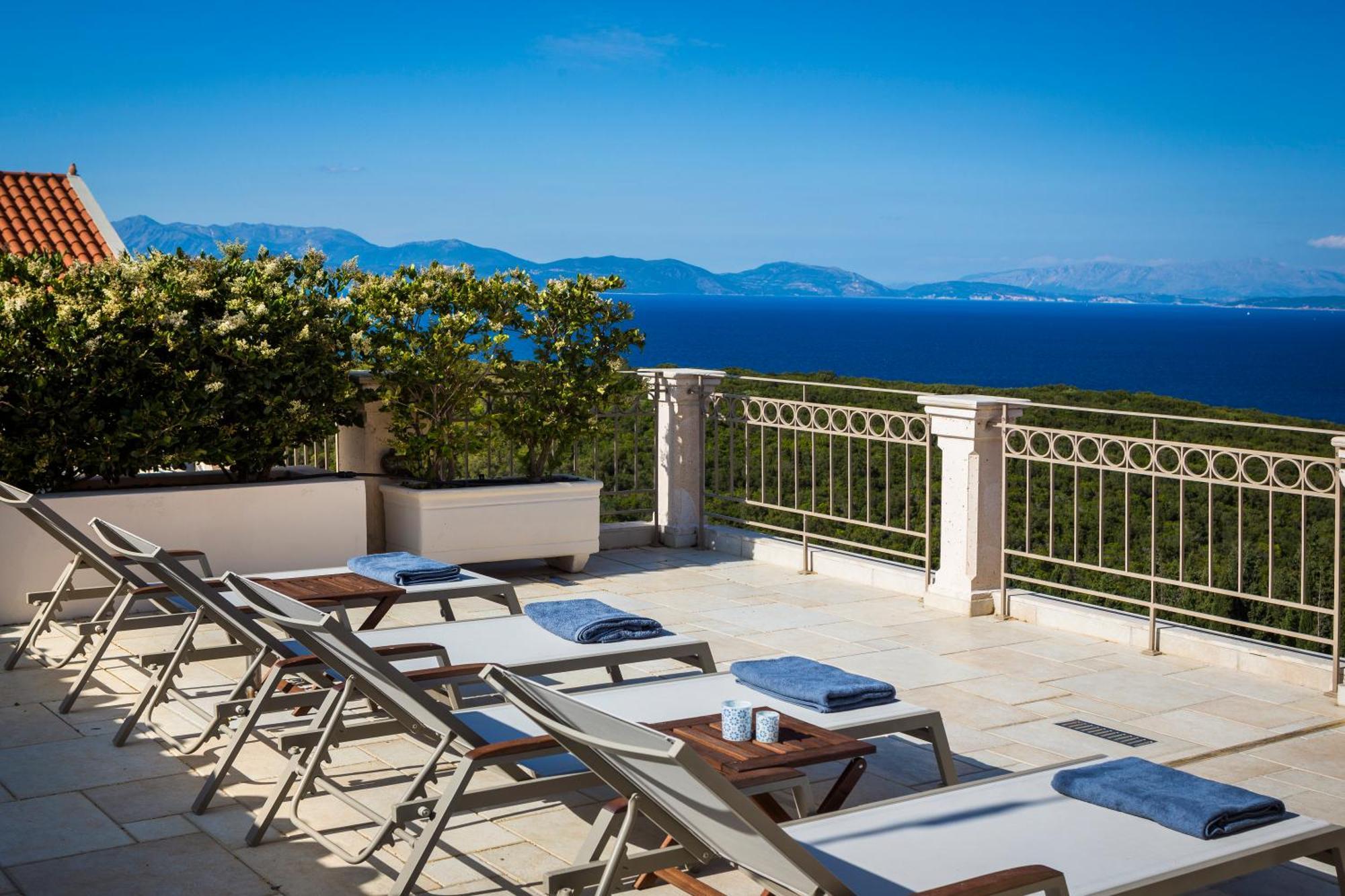 Almyra Hotel Фискардо Екстериор снимка