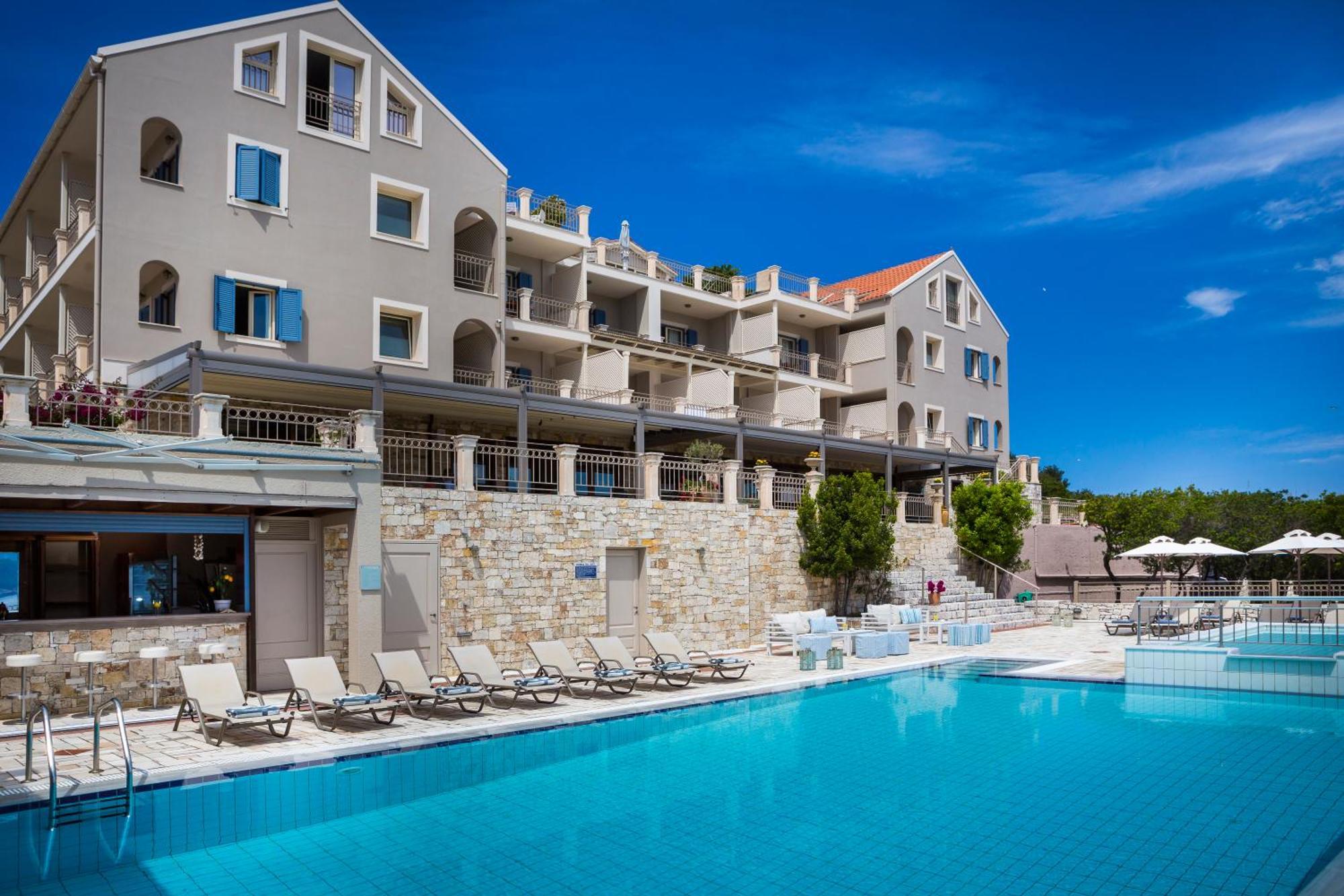 Almyra Hotel Фискардо Екстериор снимка